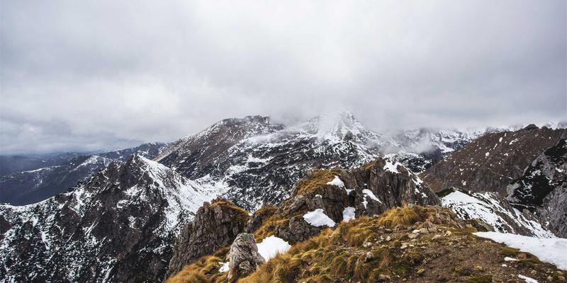 中东非石油经济体房产趋势：阿联酋、沙特阿拉伯的多元化投资与身份规划机遇
