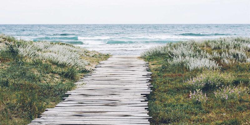 海外商业地产投资入门：写字楼、零售与工业仓储的收益对比与资产配置策略