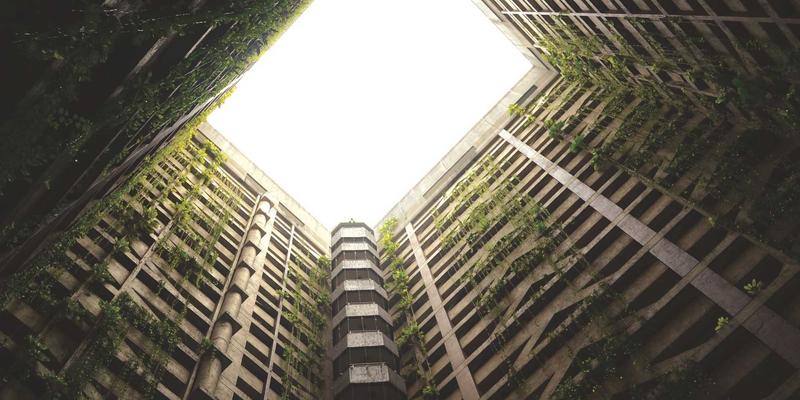 海外房产投资与资产配置：如何巧妙应对CRS与FATCA的全球征税风险